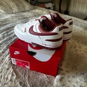 Women’s Nike gamma force